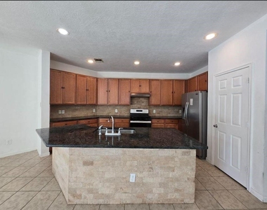 18611 White Ash Ln - Photo Thumbnail 9