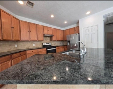 18611 White Ash Ln - Photo Thumbnail 6