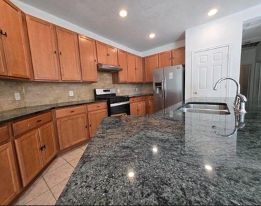 18611 White Ash Ln - Photo Thumbnail 7