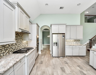 20211 Cascading Falls Boulevard - Photo Thumbnail 15
