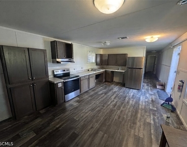 4800 Pioneer 16th Street - Photo Thumbnail 2
