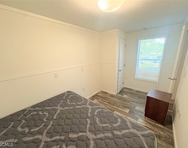 4800 Pioneer 16th Street - Photo Thumbnail 5