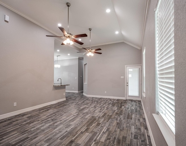 607 Rain Cloud Drive - Photo Thumbnail 7