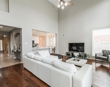 10314 Five Oaks Crossing - Photo Thumbnail 14