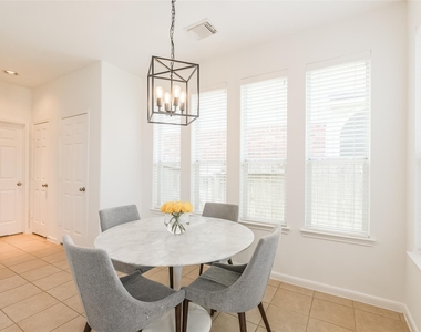 10314 Five Oaks Crossing - Photo Thumbnail 11