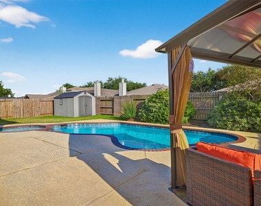10314 Five Oaks Crossing - Photo Thumbnail 33