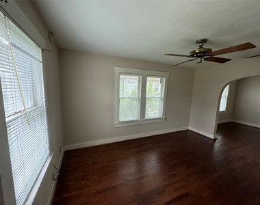 901 W 13th - Photo Thumbnail 5