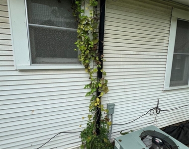 901 W 13th - Photo Thumbnail 4
