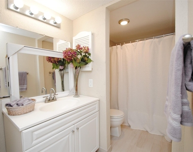 781 Country Place Drive - Photo Thumbnail 18