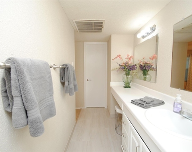 781 Country Place Drive - Photo Thumbnail 13