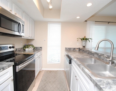 781 Country Place Drive - Photo Thumbnail 2