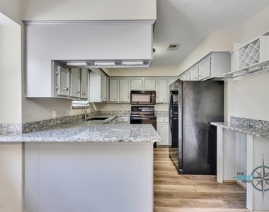 707 Hildred Avenue - Photo Thumbnail 10
