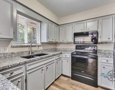 707 Hildred Avenue - Photo Thumbnail 32