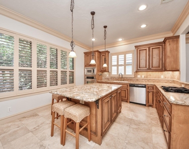 1817 Houston Avenue - Photo Thumbnail 15