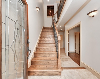 1817 Houston Avenue - Photo Thumbnail 3