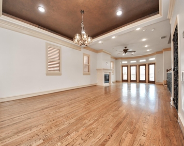 1817 Houston Avenue - Photo Thumbnail 35