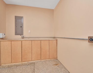 1817 Houston Avenue - Photo Thumbnail 30