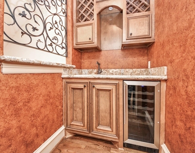 1817 Houston Avenue - Photo Thumbnail 12