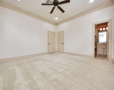 1817 Houston Avenue - Photo Thumbnail 28