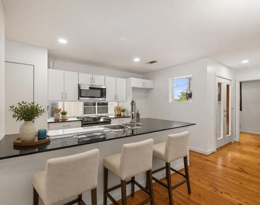 6128 Grand Boulevard - Photo Thumbnail 15