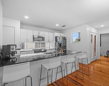 6128 Grand Boulevard - Photo Thumbnail 29
