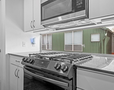 6128 Grand Boulevard - Photo Thumbnail 28