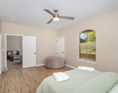 31425 Ranch Road 12 - Photo Thumbnail 14