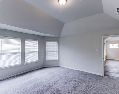 4015 Houberry Loop - Photo Thumbnail 12