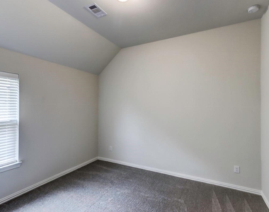 4015 Houberry Loop - Photo Thumbnail 22
