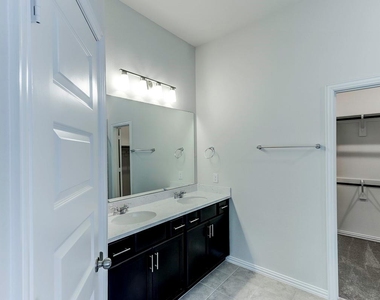 4015 Houberry Loop - Photo Thumbnail 14