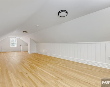 924 Franklin - Photo Thumbnail 12