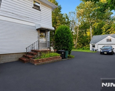 340 Saddle River - Photo Thumbnail 17