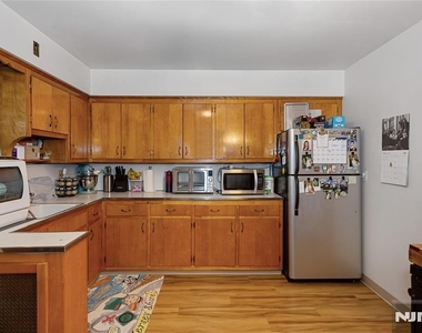 340 Saddle River - Photo Thumbnail 8
