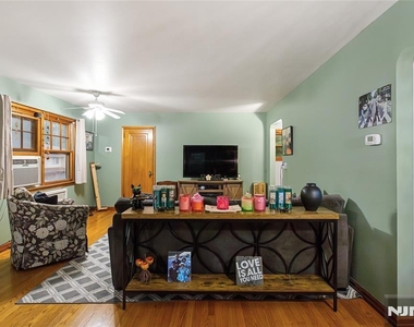 340 Saddle River - Photo Thumbnail 7