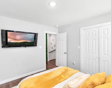 6608 Haight Street - Photo Thumbnail 12