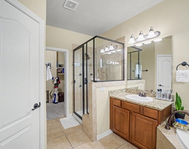 1331 Studer Street - Photo Thumbnail 11