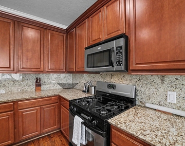 1331 Studer Street - Photo Thumbnail 5