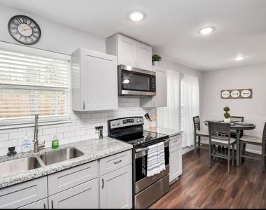 6608 Haight Street - Photo Thumbnail 2