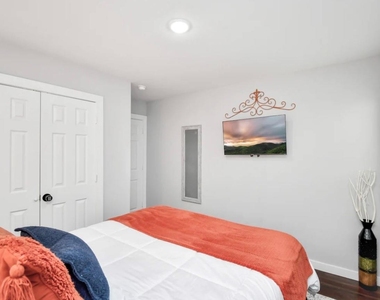 6608 Haight Street - Photo Thumbnail 10