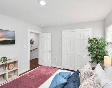 6608 Haight Street - Photo Thumbnail 8
