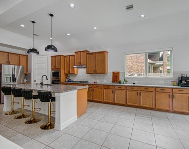 13812 N Lake Branch Lane - Photo Thumbnail 7