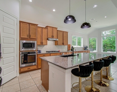 13812 N Lake Branch Lane - Photo Thumbnail 6