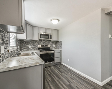 13252 Kanak Street - Photo Thumbnail 18