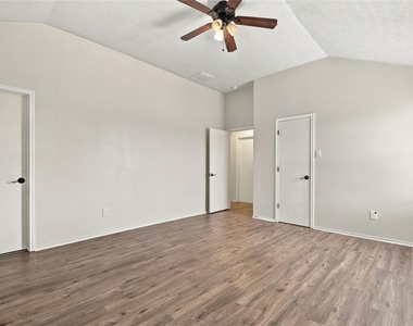 4610 Parkstone Bend Court - Photo Thumbnail 20