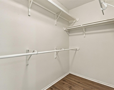 4610 Parkstone Bend Court - Photo Thumbnail 23