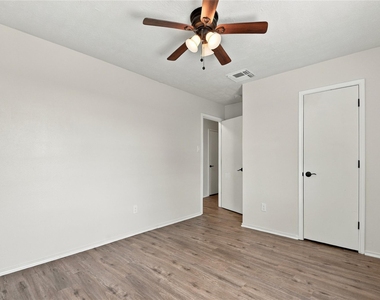 4610 Parkstone Bend Court - Photo Thumbnail 25