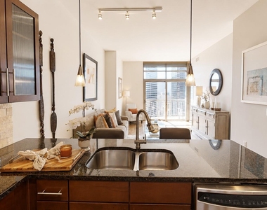 1400 Mckinney Street - Photo Thumbnail 3