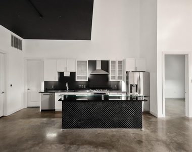 1111 Studewood Street - Photo Thumbnail 5