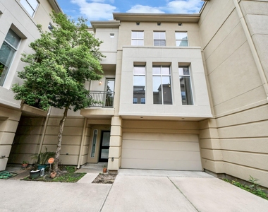 1112 Columbus Street - Photo Thumbnail 2