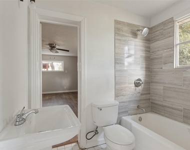 302 14th Street N - Photo Thumbnail 4